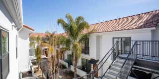 The Angelino Gallery 12