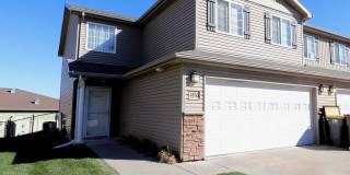 Great Sized 3 bed Townhome! Gallery 1