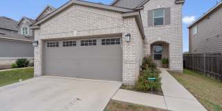 Huge 4-Bedroom Home in Del Valle For Rent Gallery 3