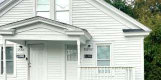 902 1/2 East Street Gallery 1