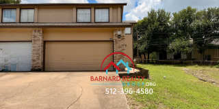 Available July 18: 3 bedroom, 2.5 Bath Duplex with Garage and Fenced Yard Gallery 1
