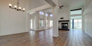 Gorgeous Remodel in Tempe close to ASU!!!  Available May 1st!!!  Great Layout!!!  Great Yard!!!  You will not be disappointed!!! Gallery 11