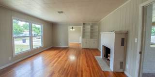 3 Bed 1 Bath Home in Shawnee Gallery 5