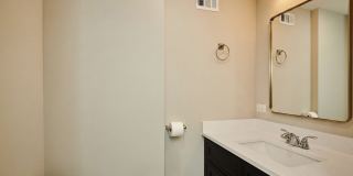 7074 N RIDGE Boulevard Gallery 12