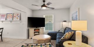 Furnished Pet-Friendly 30-Day Extended Stay Riverfront Condo Gallery 39