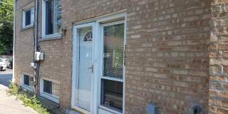 Cozy 3 bedroom 1.5 Bathroom Townhouse! Hardwood Throughout! Parking Included In Rent! Available for a June Move In! Gallery 24