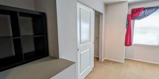 North Lynnwood Spacious Townhome with 2 car garage Gallery 11