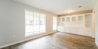 296 Woodcliff Drive Gallery 5