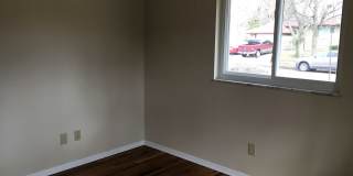 **3-BEDROOM/2-BATH RANCH W/ 2-CAR GARAGE!** Gallery 21