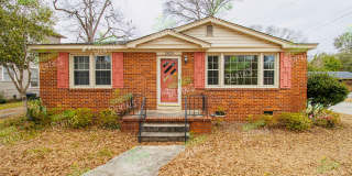 Charming Shandon Corner Lot Home – Hardwood Floors, Fenced Yard + $500 Off 2nd Month! Gallery 1