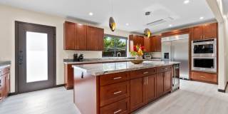 Kahala Zen: Spacious Modern Oasis w/ Studio, Garden & Lush Garden Gallery 6