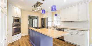 Stunning 3 Bedroom Home with Barn and Over 3 Acres! Gallery 3