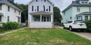 Three Bedroom Single Family Home! Gallery 1