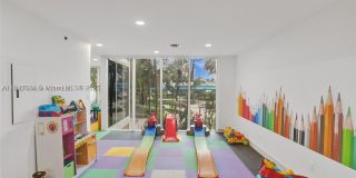19111 Collins Ave Gallery 21