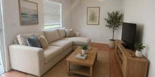 1512 Barton Road Gallery 1