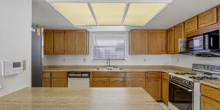 Home For Rent - Great Location on the Westside w/ Refrigerated Air! Gallery 9