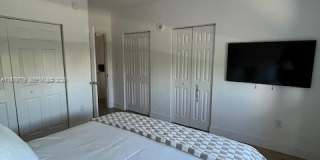 50 Menores Ave Gallery 20
