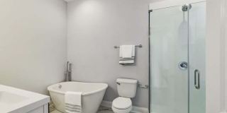 4516 S King Drive Gallery 11
