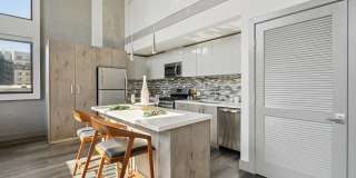 The Mansfield at Miracle Mile Gallery 118