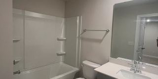 Room in 3 Bedroom Home at Memorial Pkwy Gallery 8