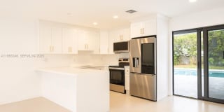 4671 SW 43rd Ter Gallery 3