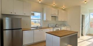 1BR, 1BA with Huge Garage Gallery 8