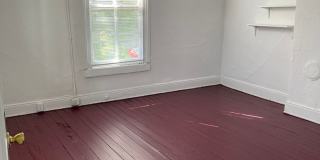 Spacious 4 bdrm/2 bath Home Located in Richmond's Fan District w/Balcony!!  Walking Distance to VCU!!!! Gallery 16