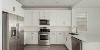 9208 W SELLS Drive Gallery 6