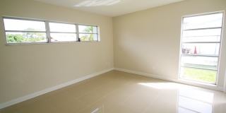 Beautiful & Modernized 3 Bed/3 Bath Pool Home For Rent in PSL! Gallery 14
