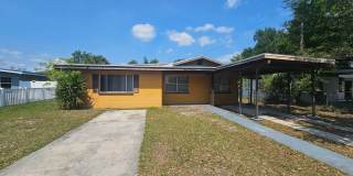 3 Beds and 1 Bath with Large Carport – An Ideal Home in Lakeland. Available Now! Gallery 1
