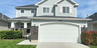 Great Home Available August 1. Gallery 1