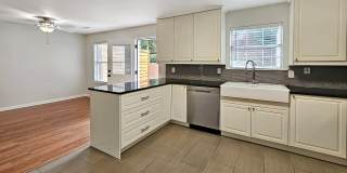 COMING SOON: Beautifully Updated 2/2.5 Townhome Near Truist Park Gallery 21