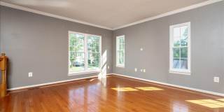 2209 COMMISSARY Circle Gallery 15