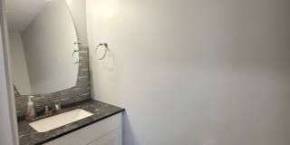7 Bedroom Home in Bloomington Gallery 28