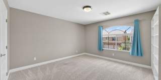 Beautifully upgraded 5-bedroom home with a pool! Gallery 34
