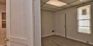 1418 Capouse (bottom floor) Avenue Gallery 17