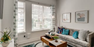 Link Apartments Grant Park Gallery 9