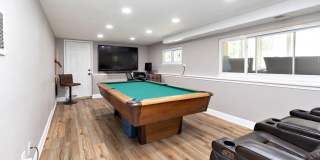 912 ASTON MARTIN Drive Gallery 18