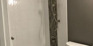ONE MONTH FREE! Luxury 2 Bed 1 Bath Condo w/ ATTACHED GARAGE Gallery 14