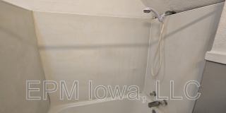408 Locust St Gallery 15