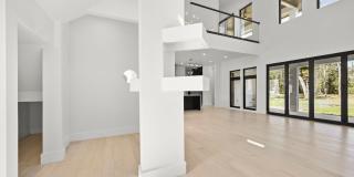 Luxury 5-Bedroom Home on 5 Acres | Pet-Friendly | Flexible Lease Terms Gallery 6