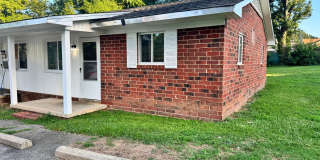 Cozy Duplex Unit Available NOW! Gallery 5