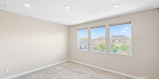 Bright 3BD/2.5BA Townhouse in Vista with Community Pool, In-Unit Laundry & 2-Car Garage Gallery 8