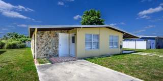 CENTRAL LOCATION IN PORT CHARLOTTE Gallery 1