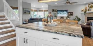 110 CARLYLE CIRCLE Gallery 16