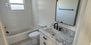 1327 Cacique Street - A Gallery 3