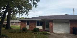 3BR/1BA/1 car garage - duplex unit Gallery 1