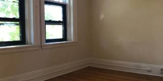 Charming 2 Bedroom-No Broker Fee Gallery 5