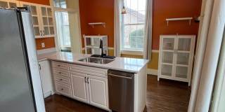 Premium location!  Downtown 3BR 2.5BA with 2 car garage Gallery 18