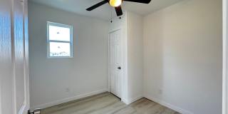 2BD APARTMENT WITH WATER PAID!! Gallery 4